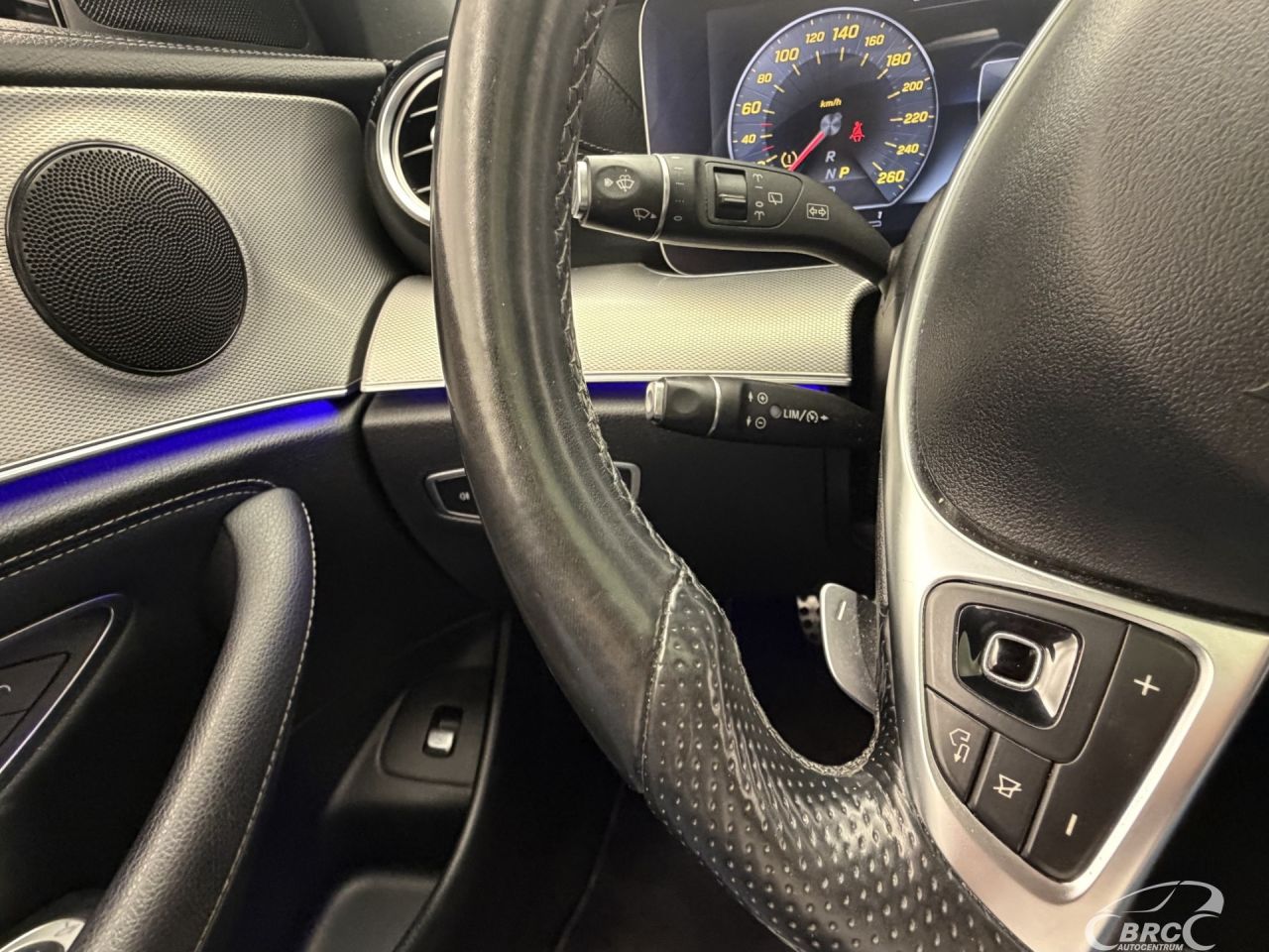 Mercedes-Benz E220 | 32