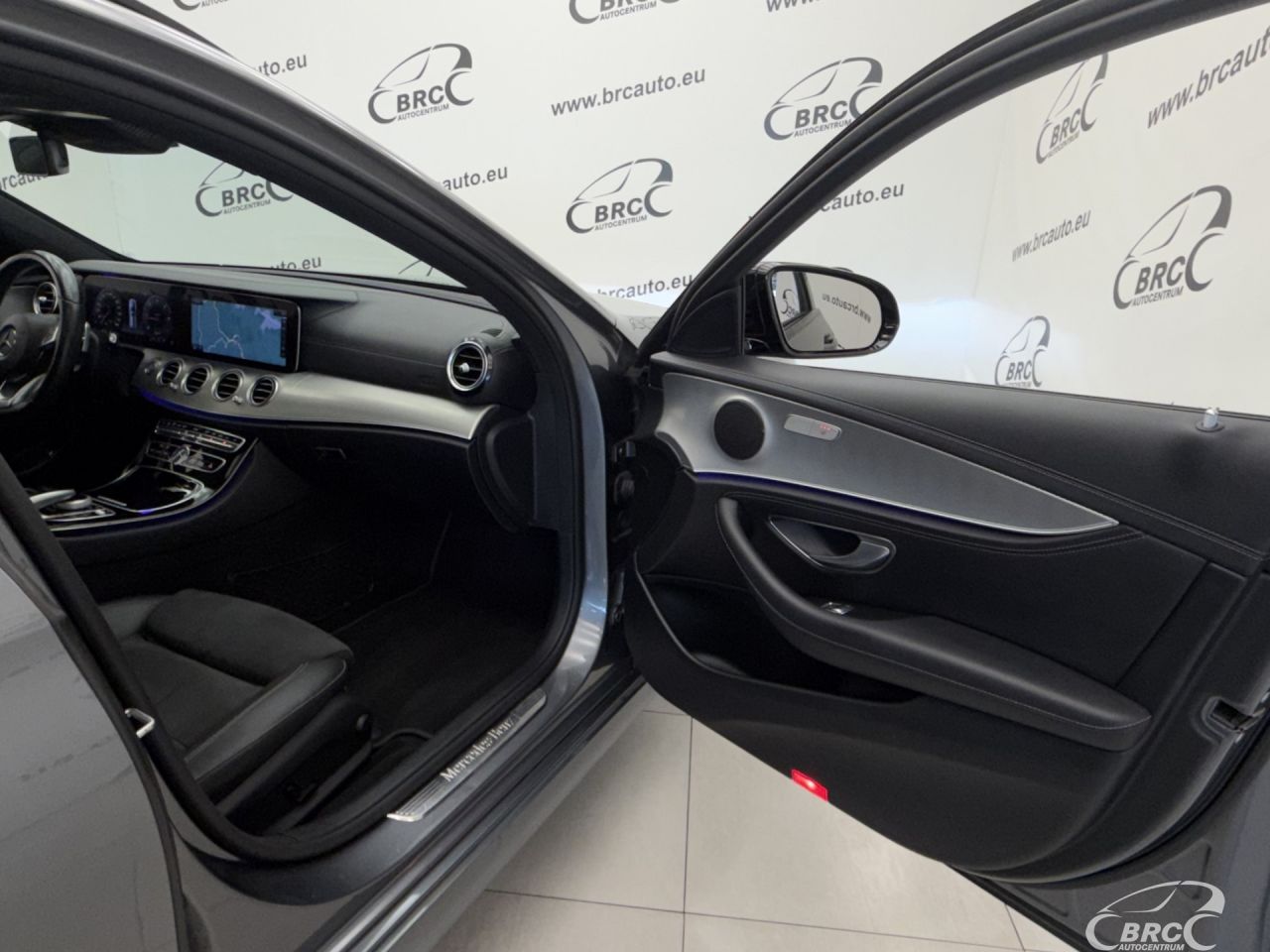 Mercedes-Benz E220 | 7