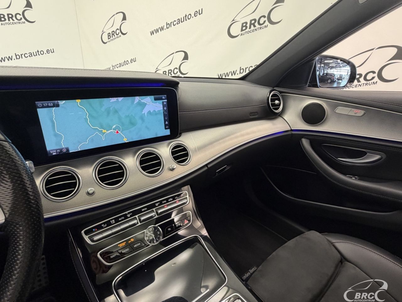 Mercedes-Benz E220 | 26