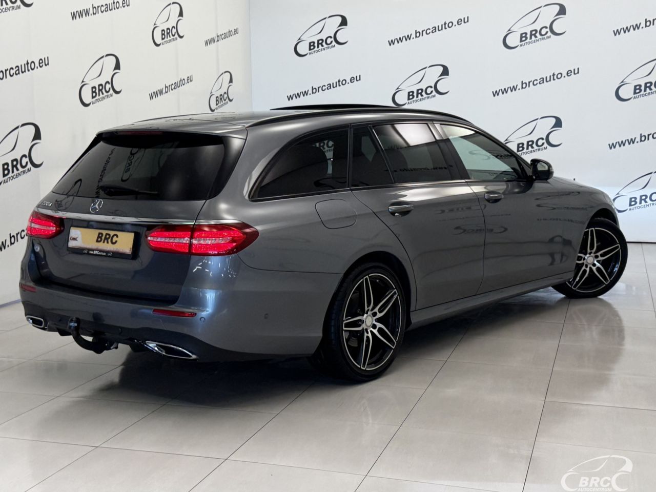 Mercedes-Benz E220 | 1