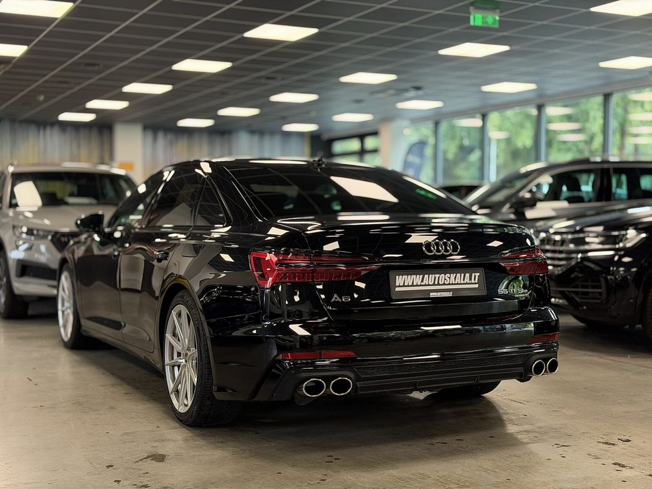 Audi A6 | 4