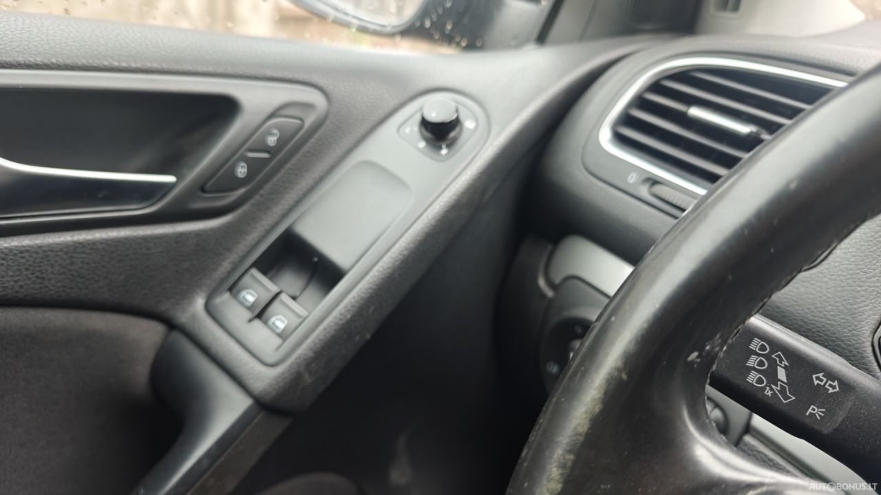 Volkswagen Golf | 9