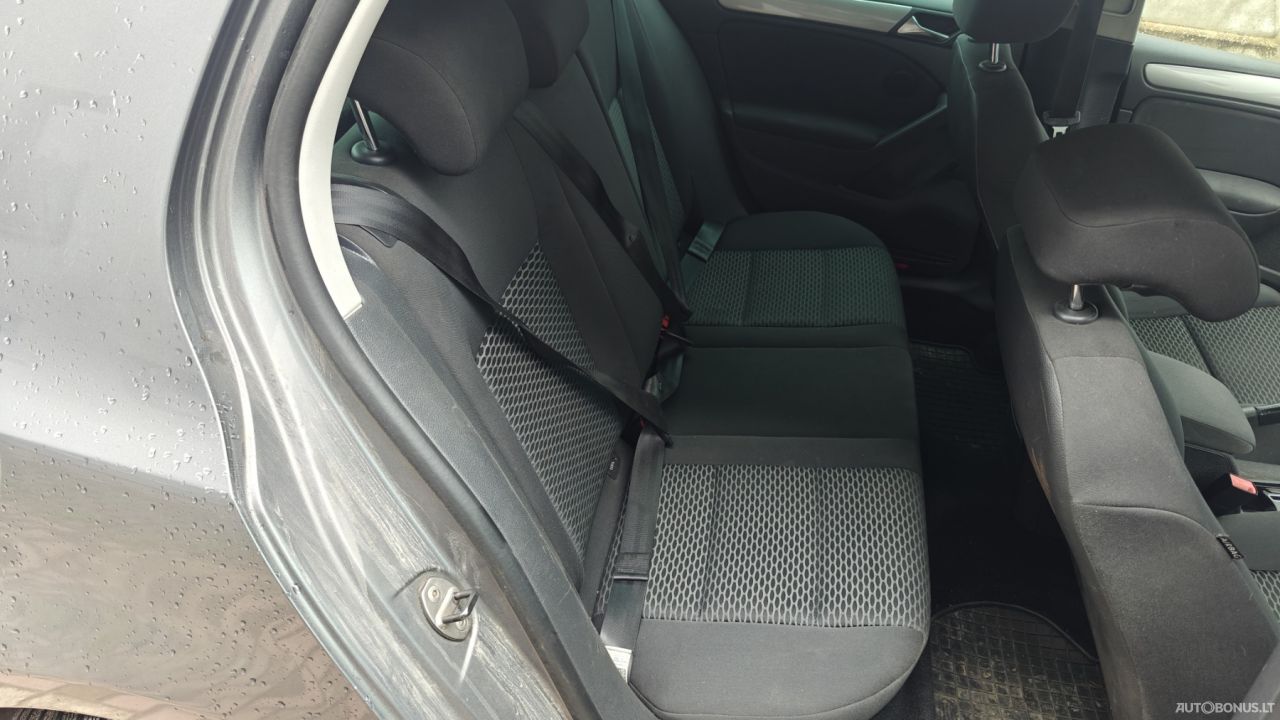 Volkswagen Golf | 8