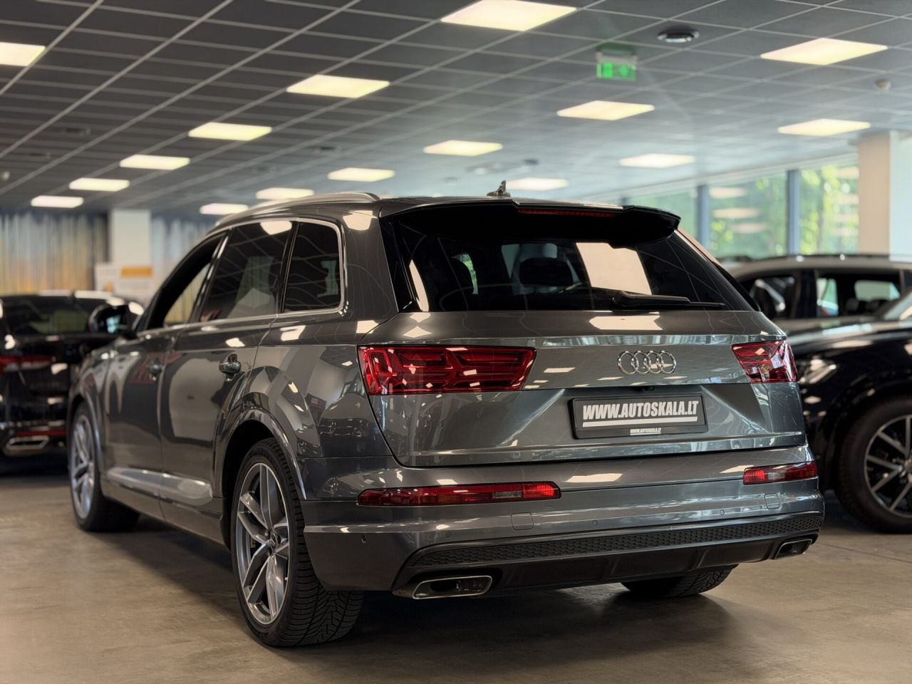 Audi Q7 | 14