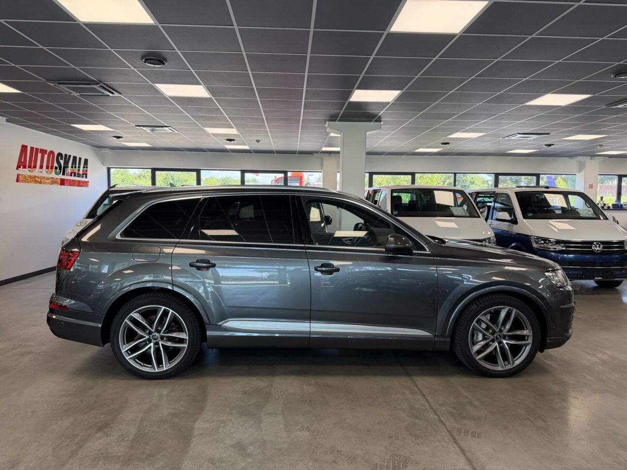 Audi Q7 | 11