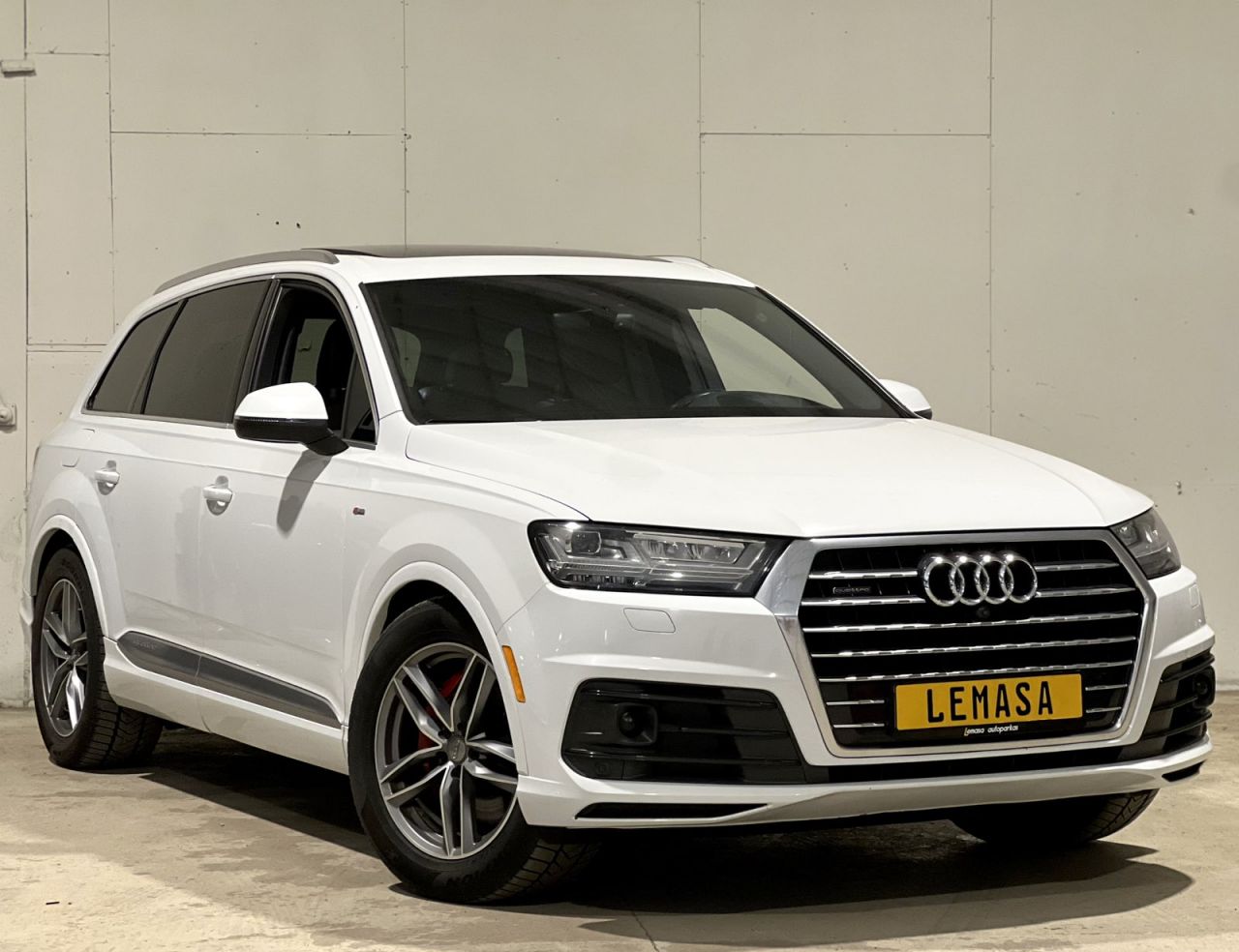 Audi Q7 | 1