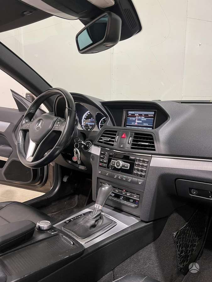 Mercedes-Benz E220 | 5