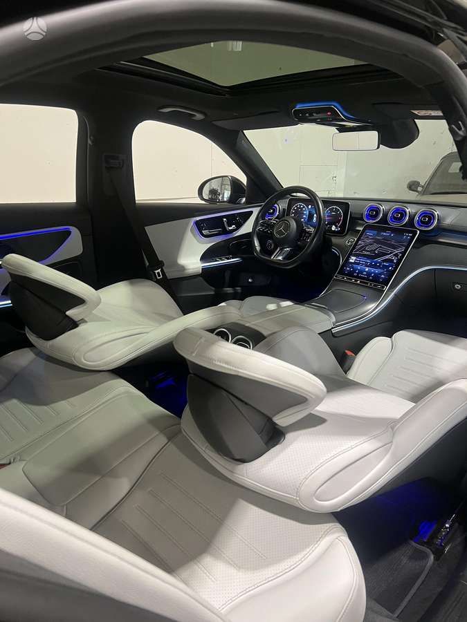 Mercedes-Benz C300 | 6