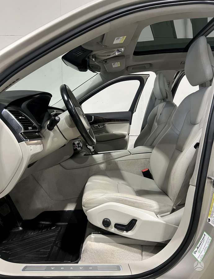 Volvo XC90 | 4