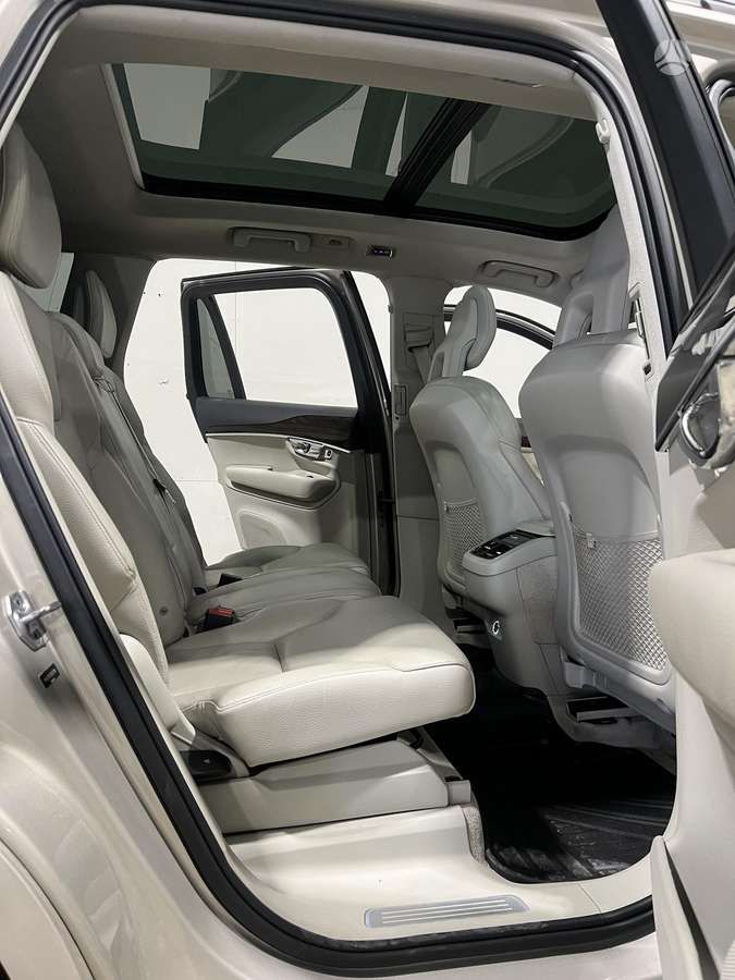 Volvo XC90 | 7