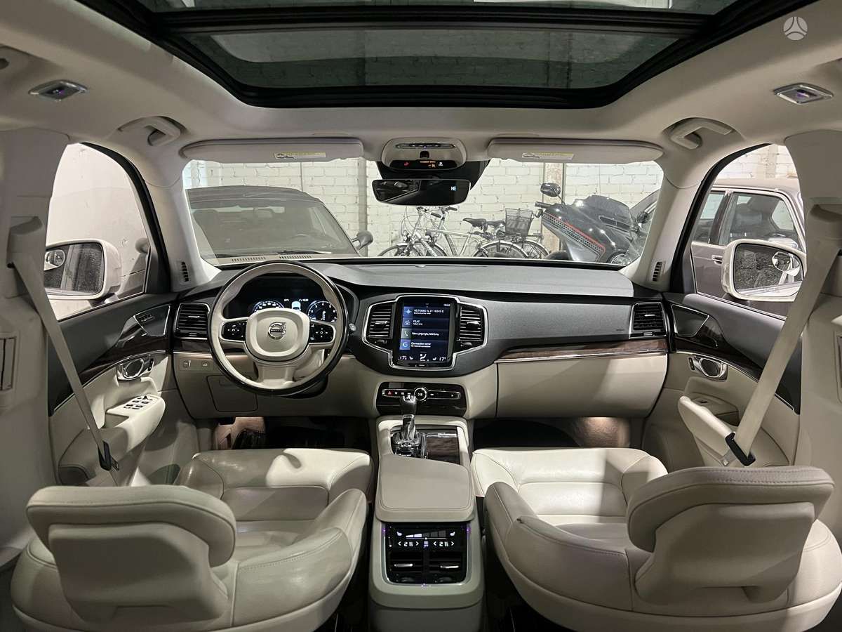 Volvo XC90 | 9