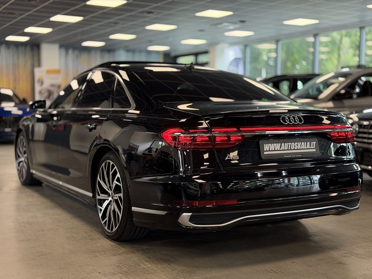 Audi A8 | 14