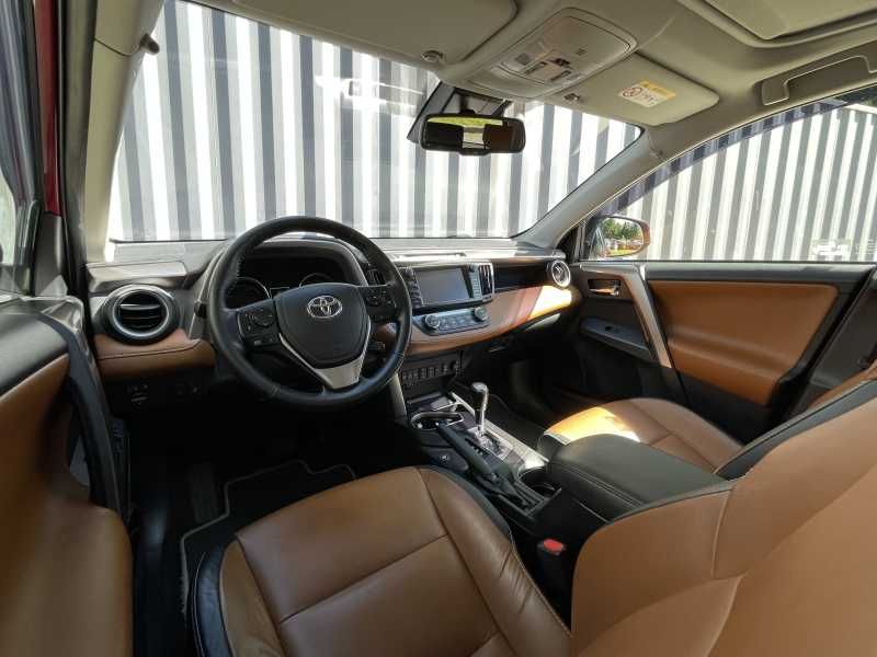 Toyota RAV4 | 10