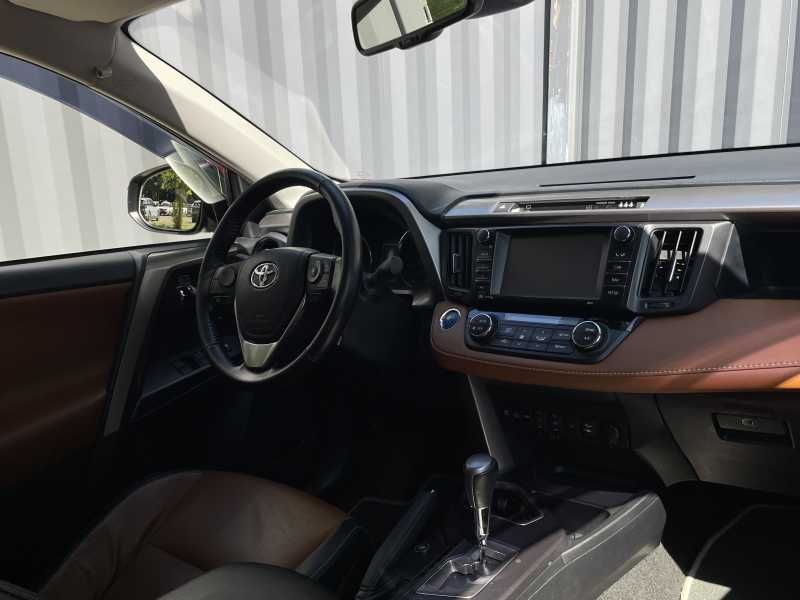 Toyota RAV4 | 8