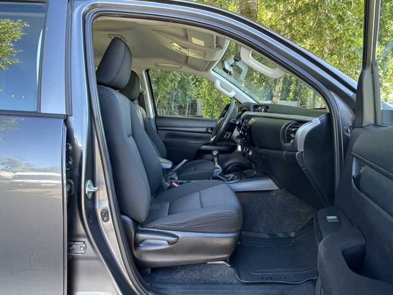 Toyota Hilux | 12