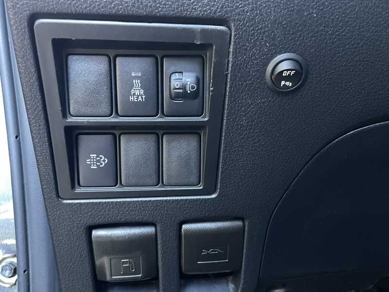 Toyota Hilux | 18