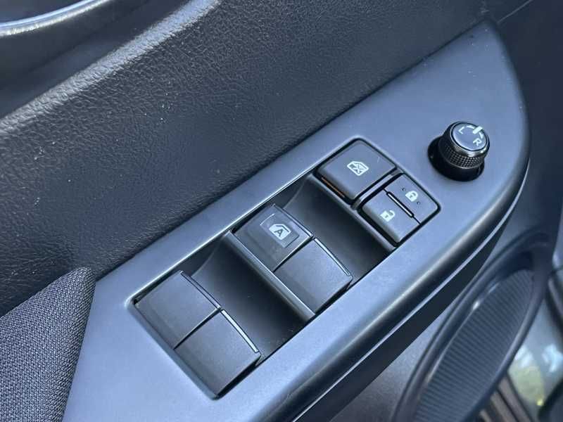 Toyota Hilux | 19