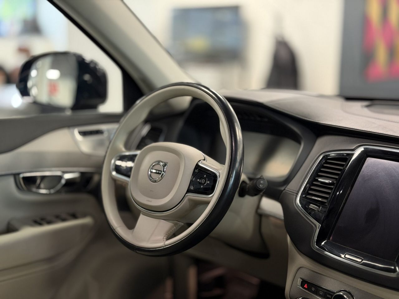 Volvo XC90 | 24