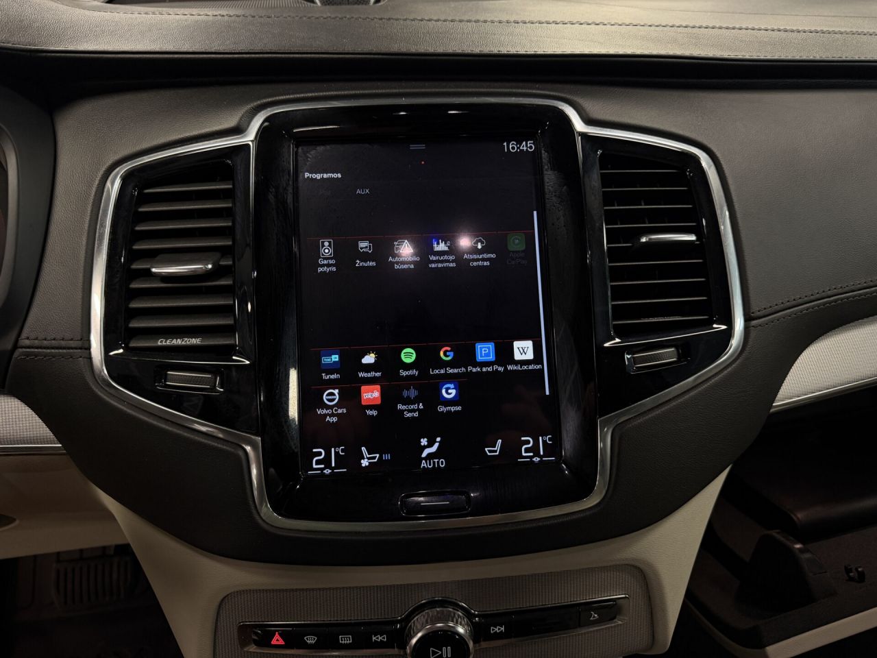 Volvo XC90 | 15