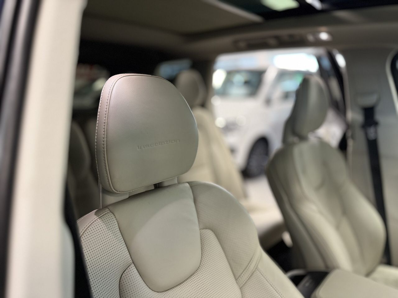 Volvo XC90 | 23