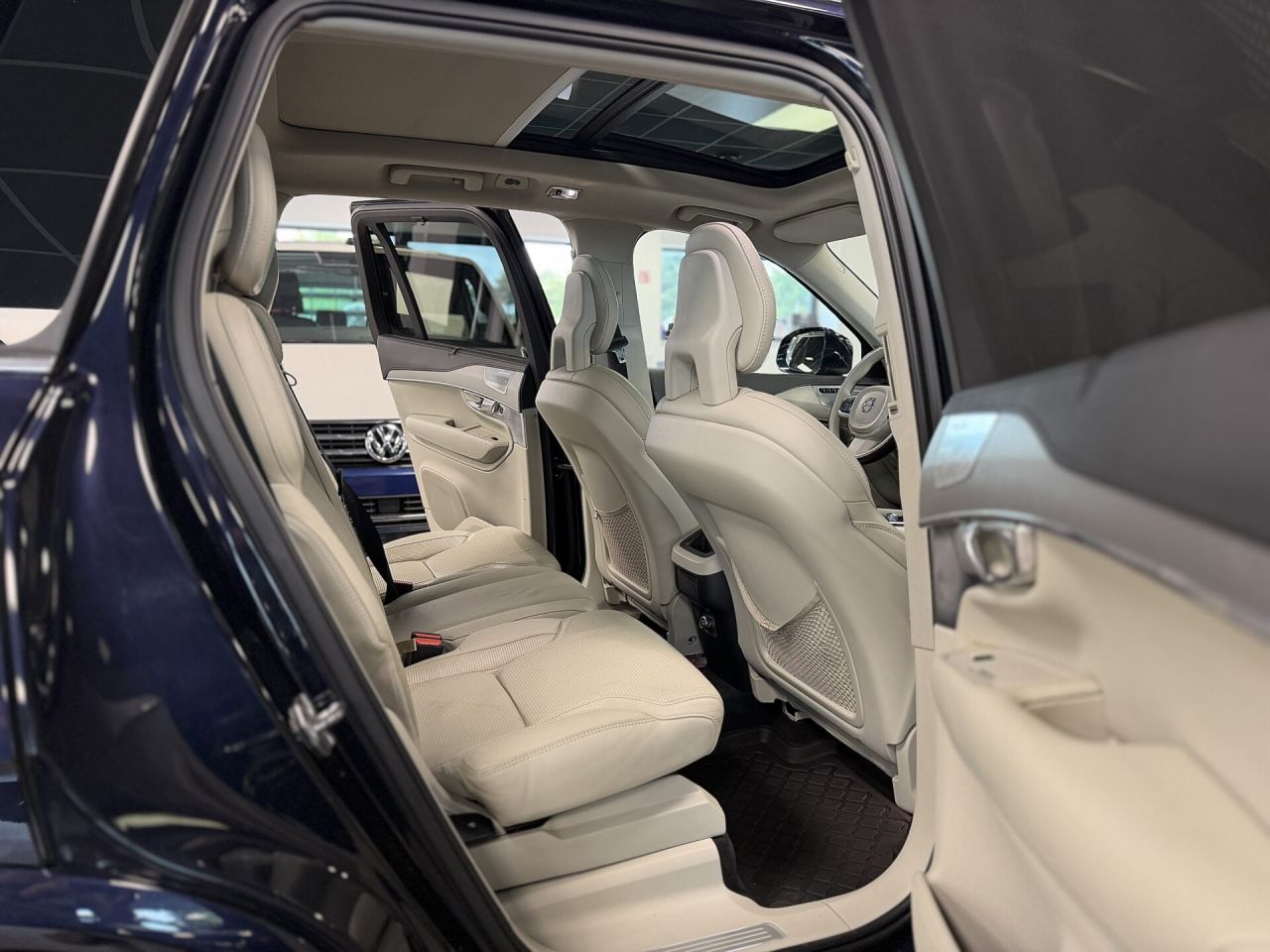 Volvo XC90 | 22