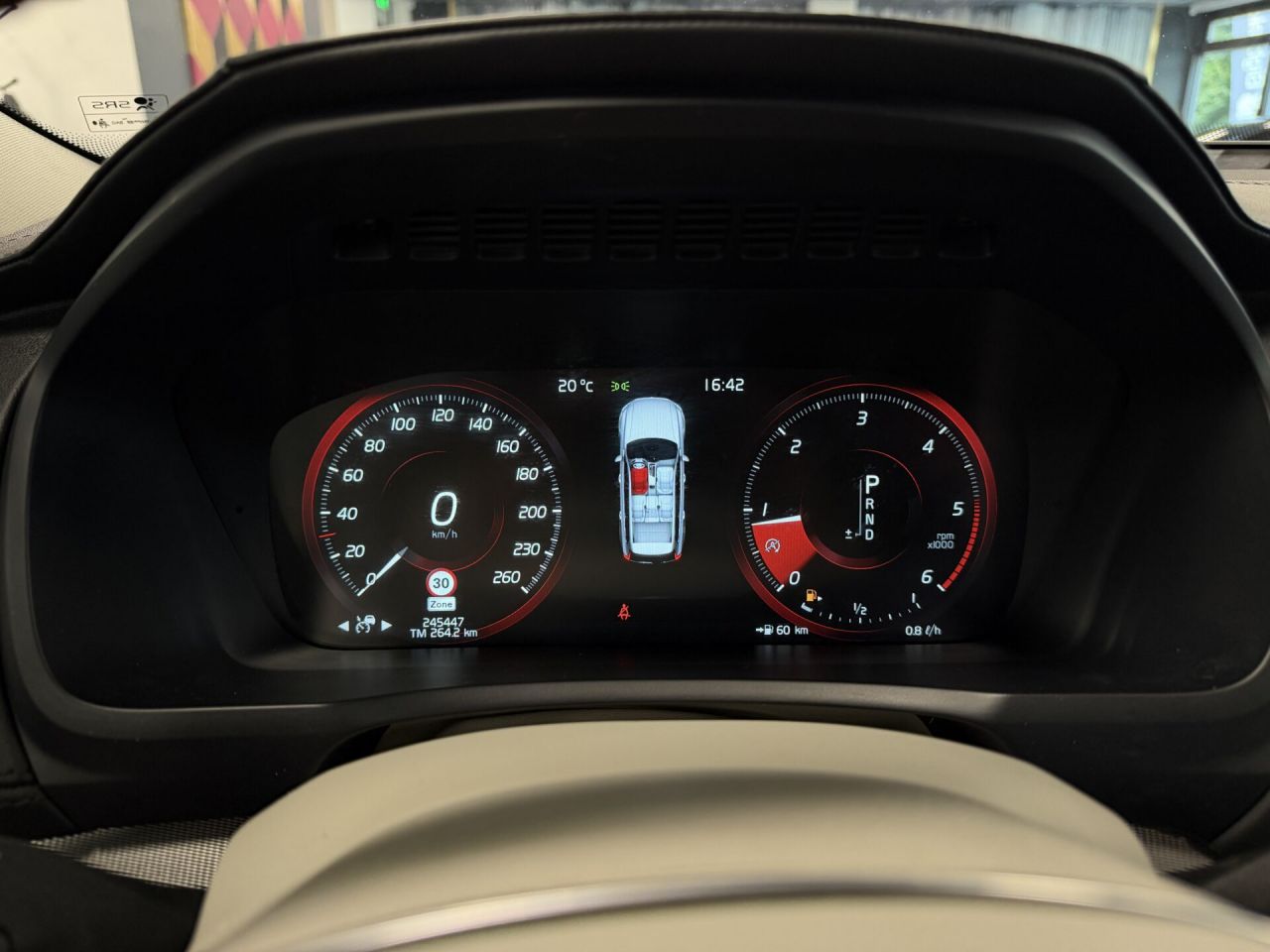 Volvo XC90 | 17