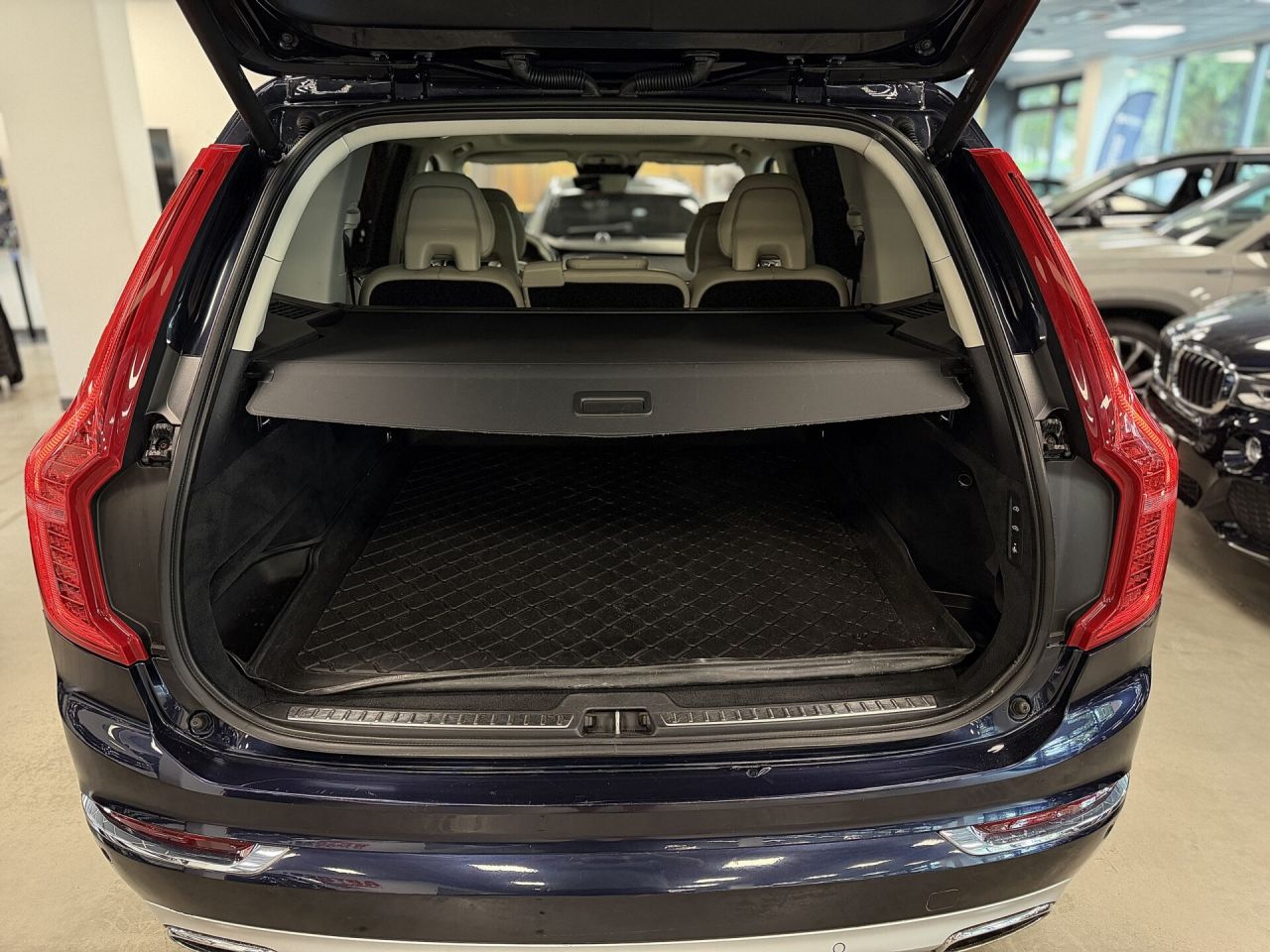 Volvo XC90 | 21