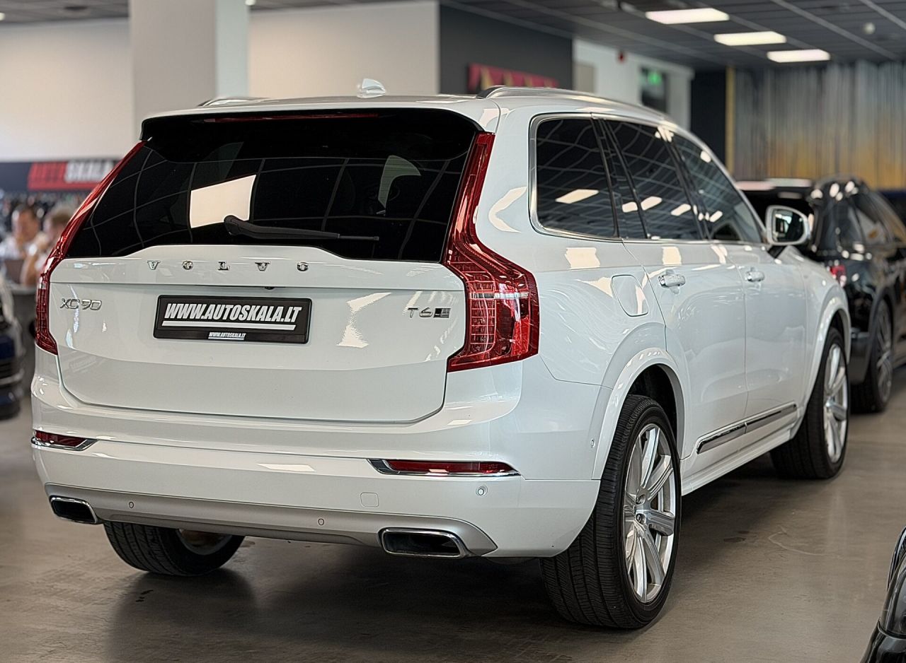 Volvo XC90 | 4