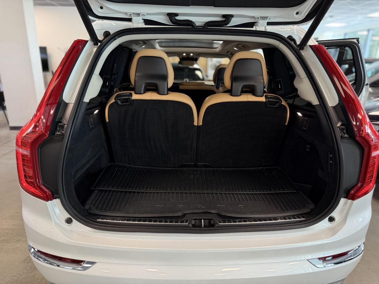 Volvo XC90 | 19