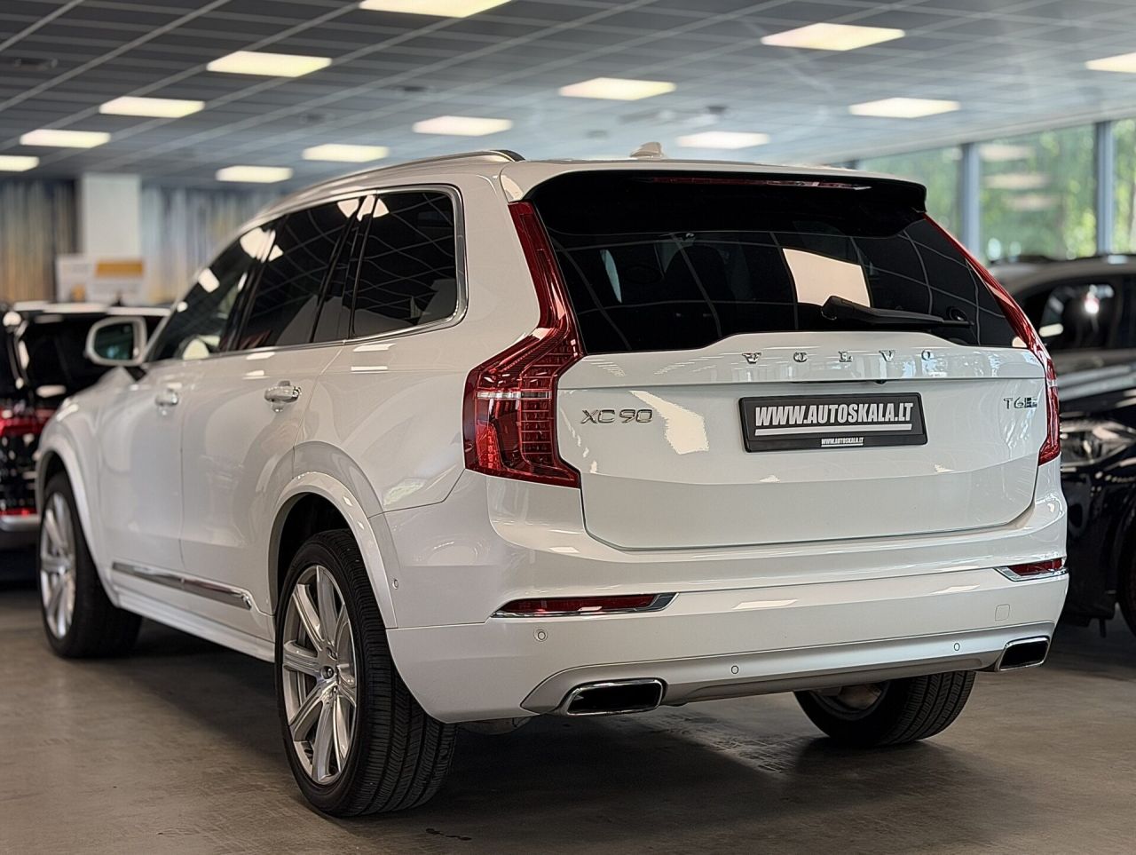 Volvo XC90 | 3