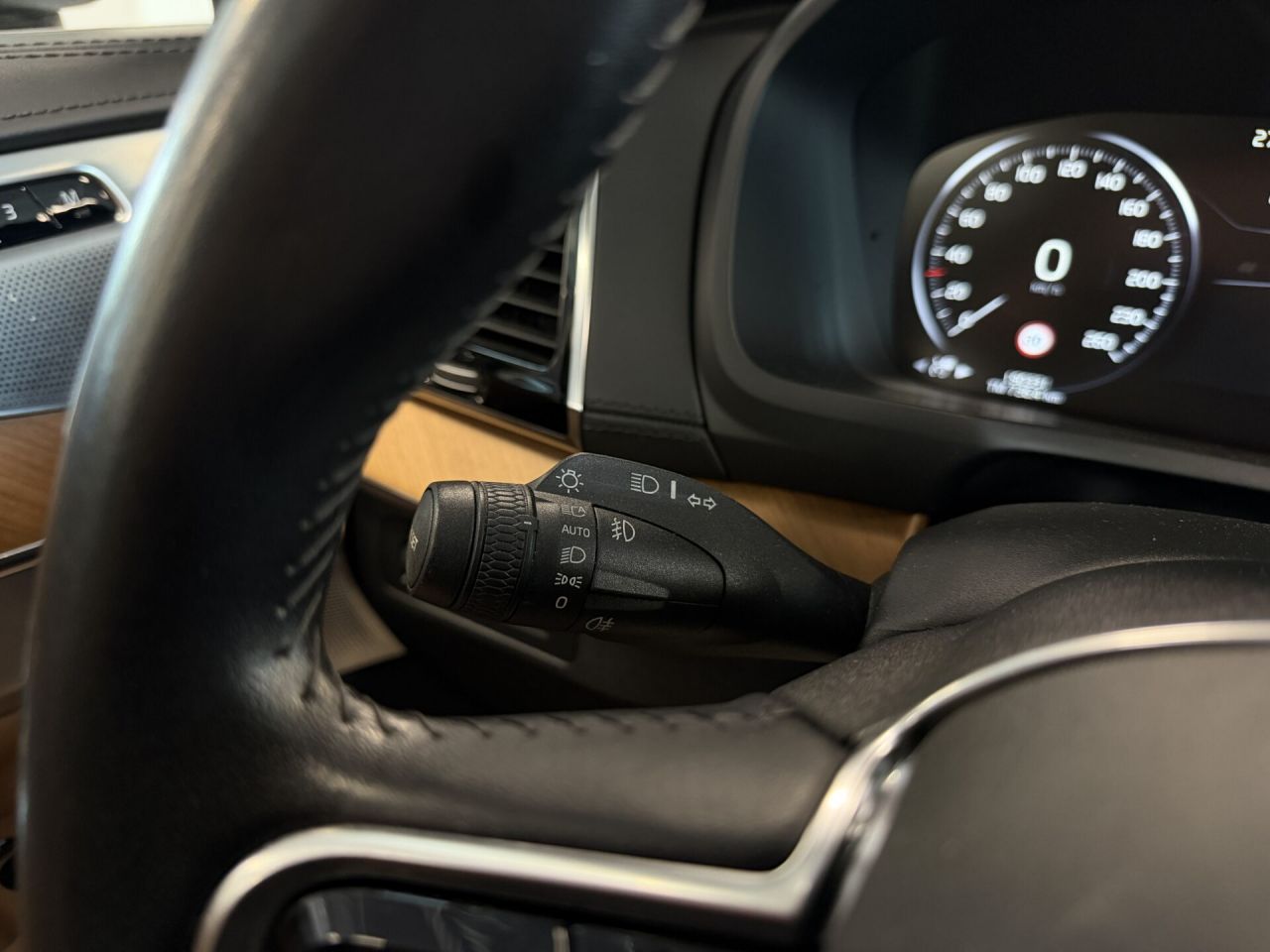 Volvo XC90 | 14