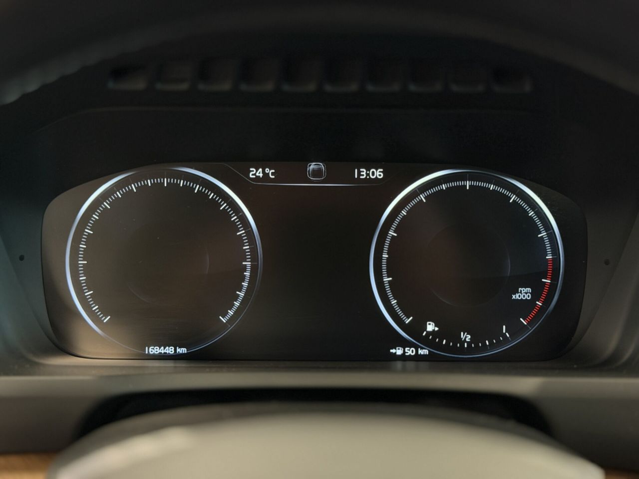 Volvo XC90 | 23