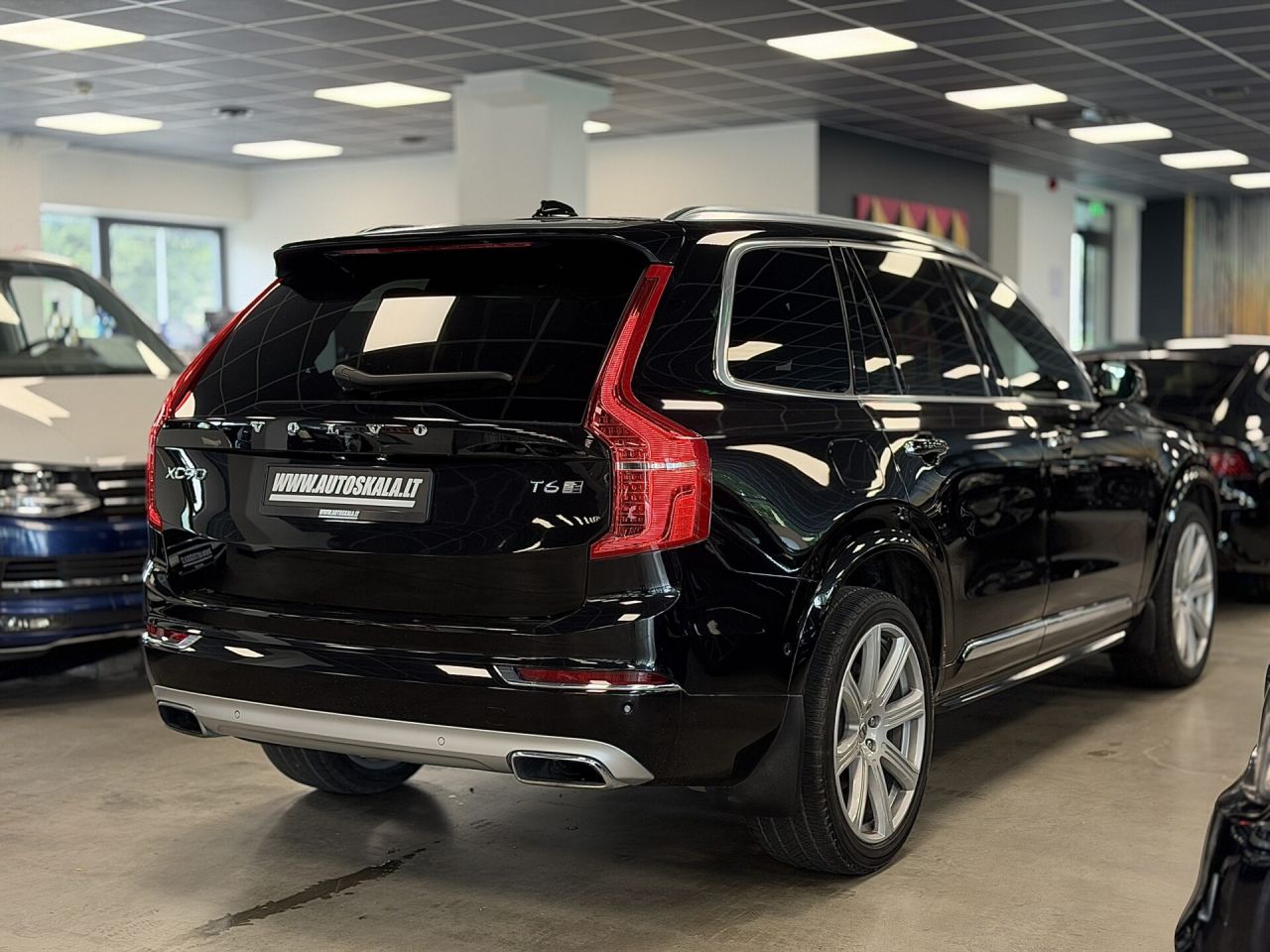 Volvo XC90 | 13