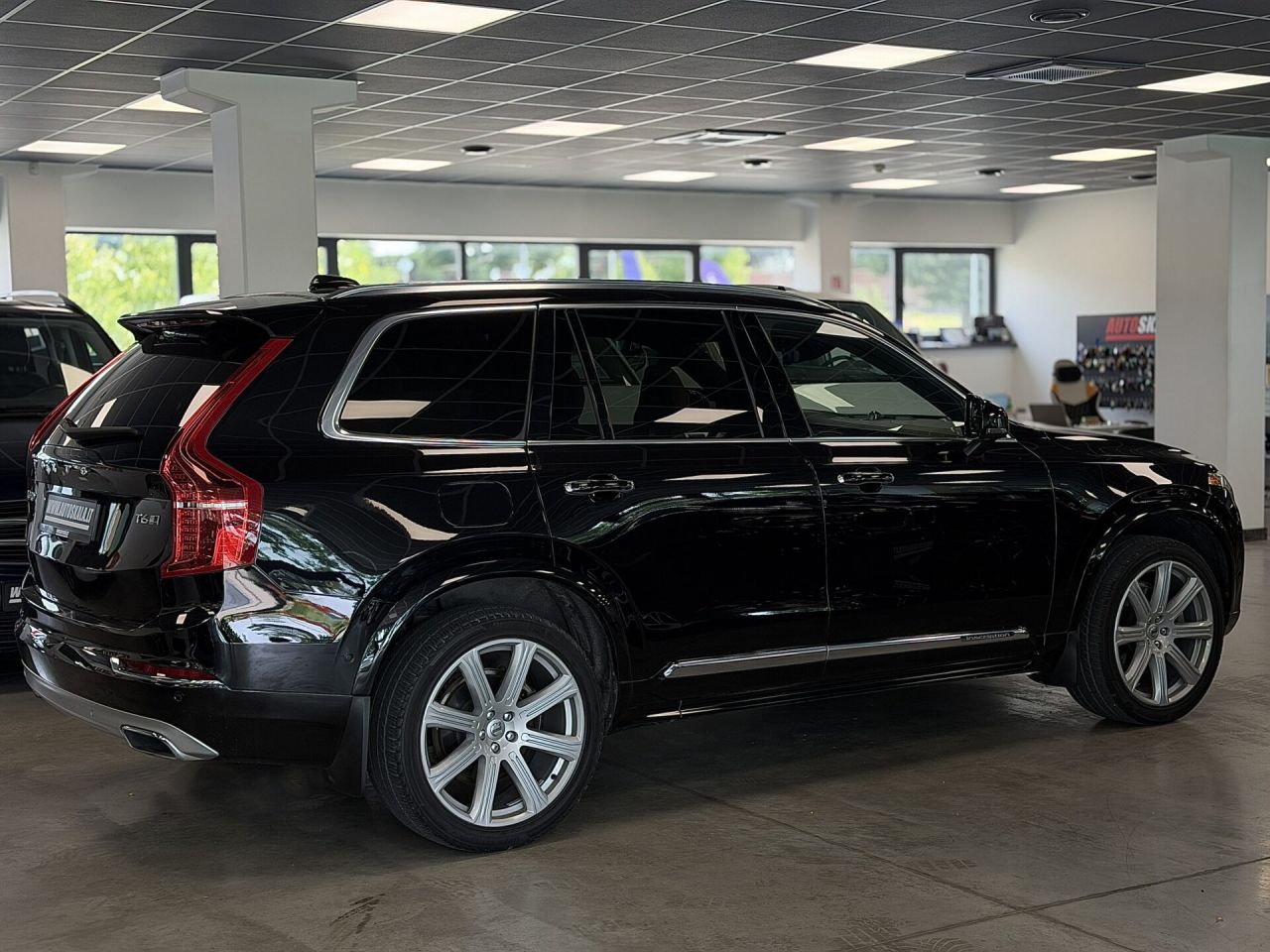 Volvo XC90 | 11
