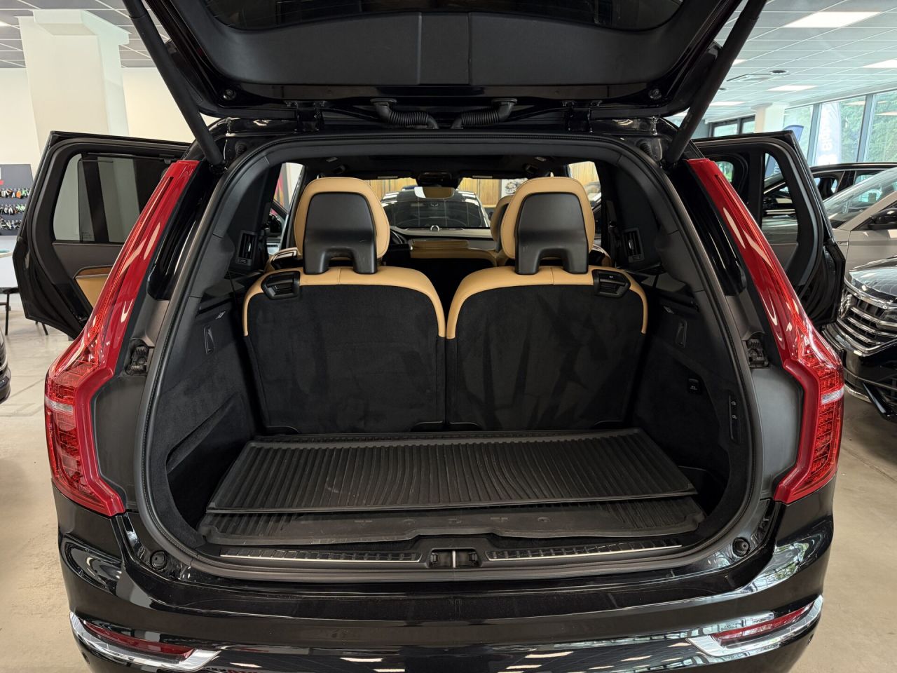 Volvo XC90 | 9