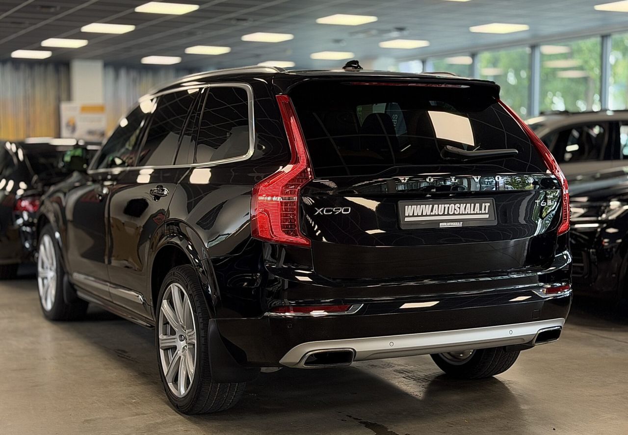 Volvo XC90 | 28
