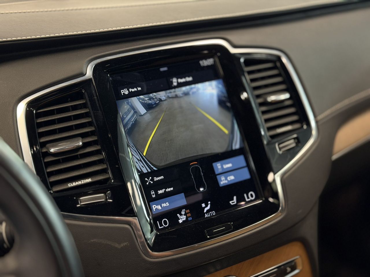 Volvo XC90 | 16