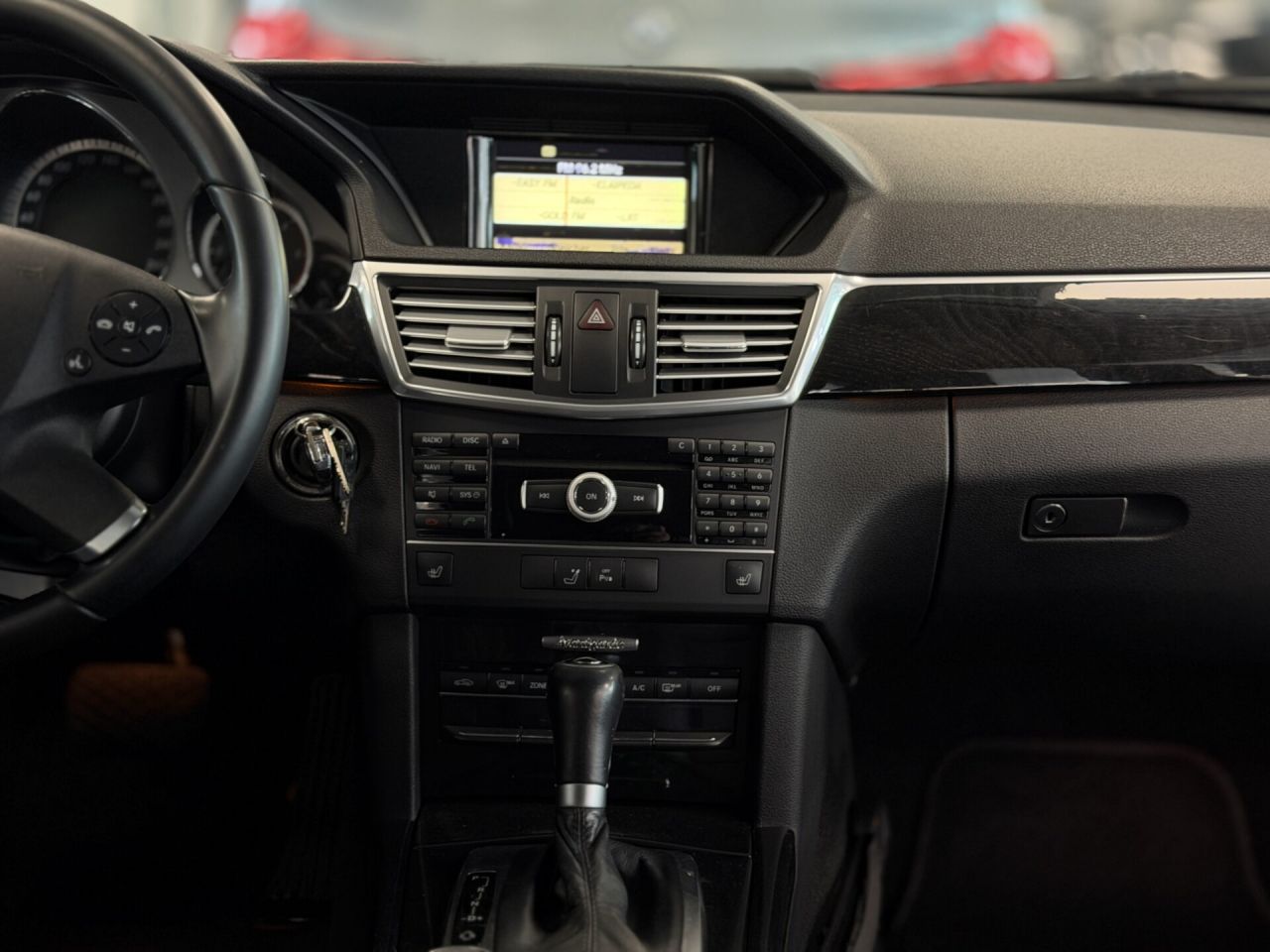 Mercedes-Benz E250 | 12