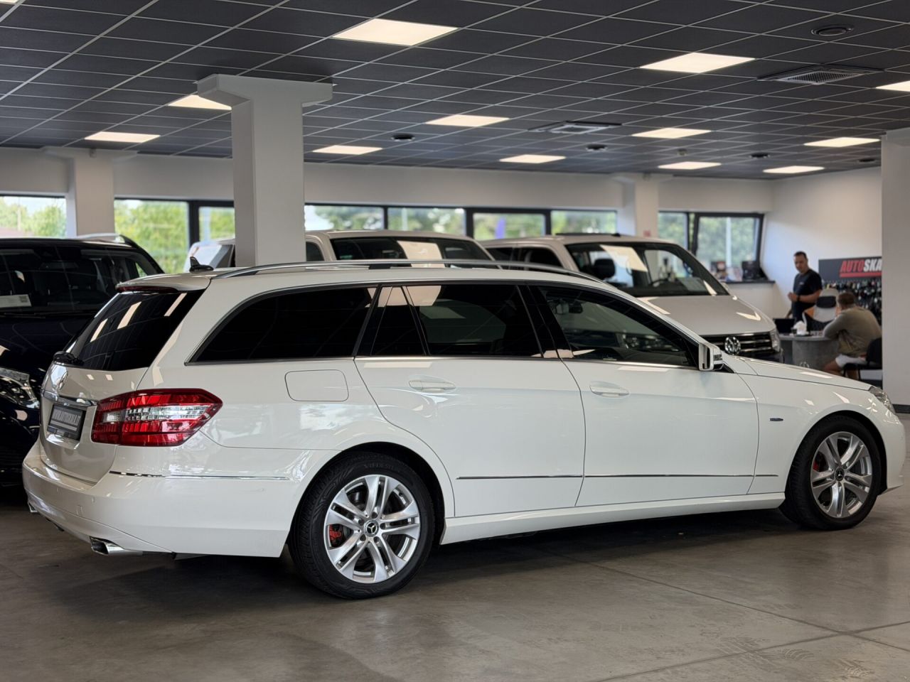 Mercedes-Benz E250 | 8