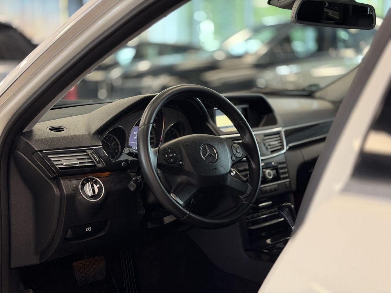 Mercedes-Benz E250 | 13