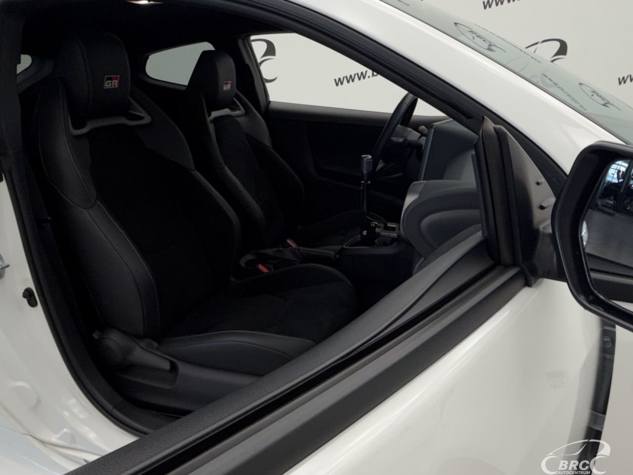 Toyota Yaris | 6