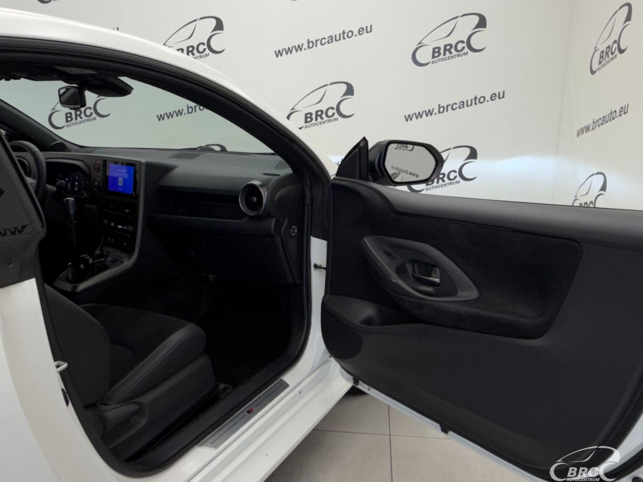 Toyota Yaris | 9
