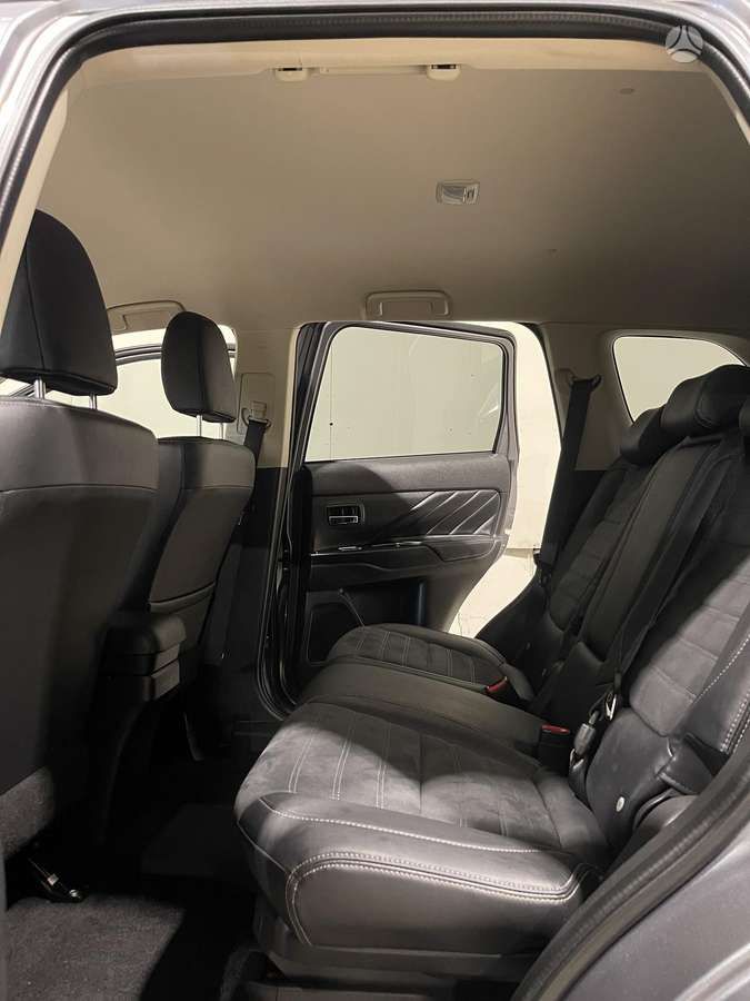 Mitsubishi Outlander | 4