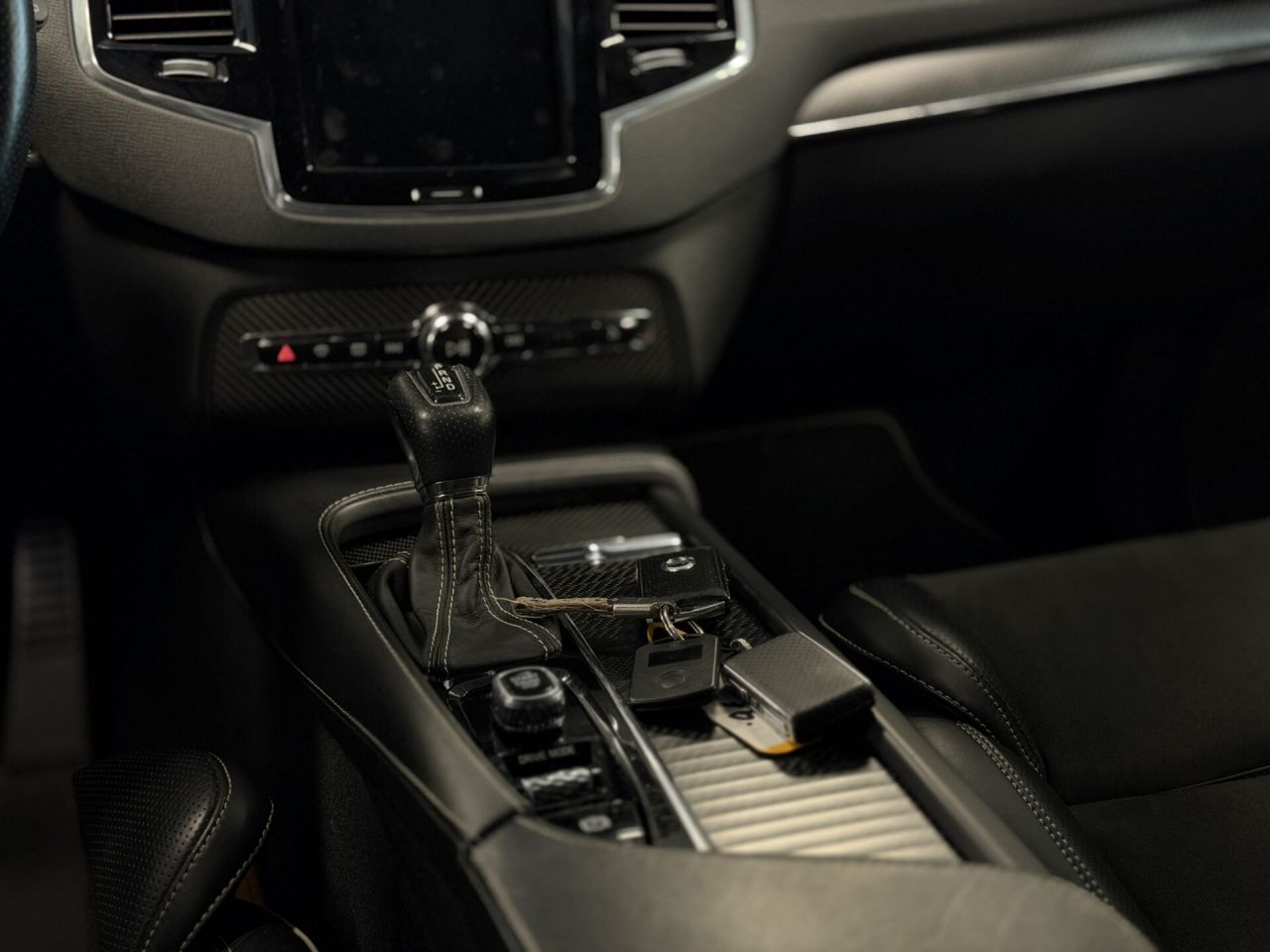 Volvo XC90 | 27