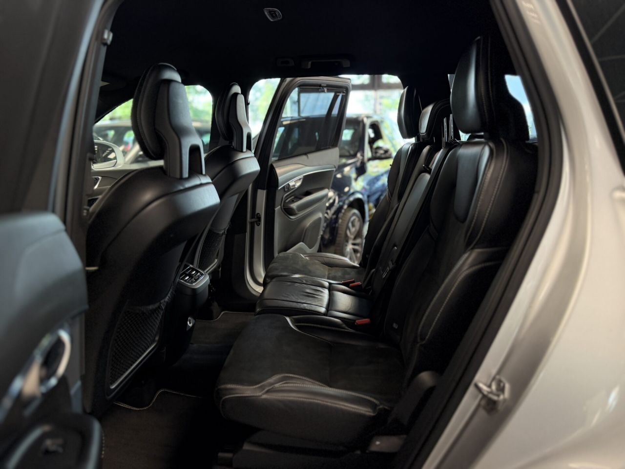 Volvo XC90 | 9