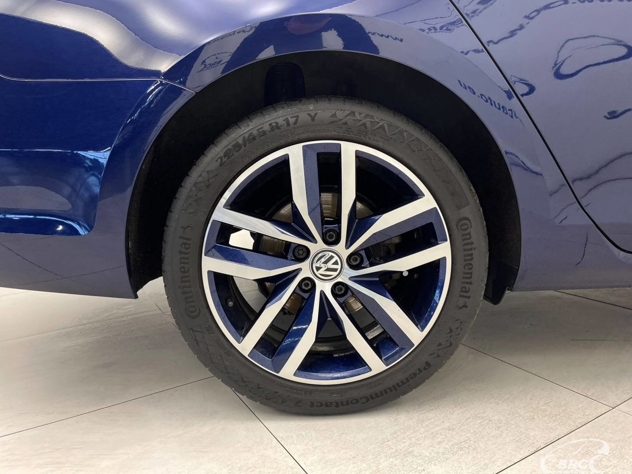 Volkswagen Golf | 9