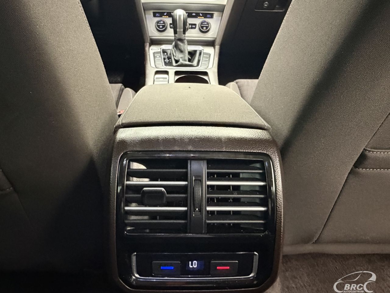Volkswagen Passat | 12