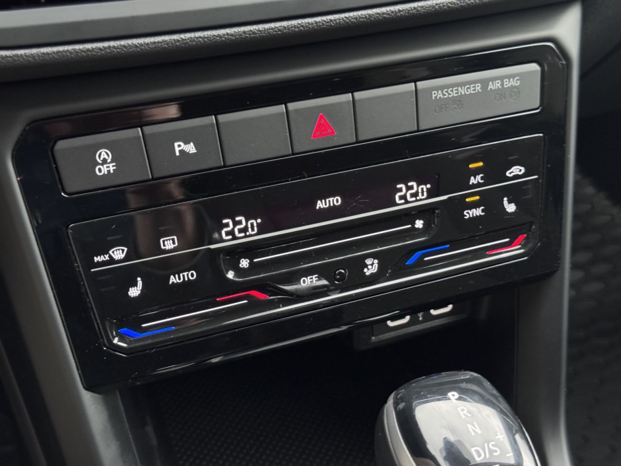 Volkswagen T-Cross | 17
