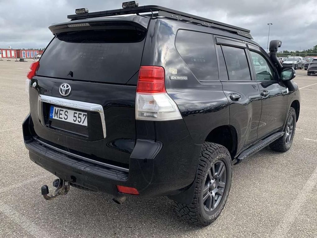 Toyota Land Cruiser | 4