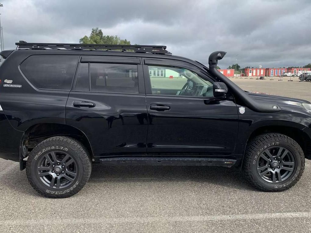 Toyota Land Cruiser | 3